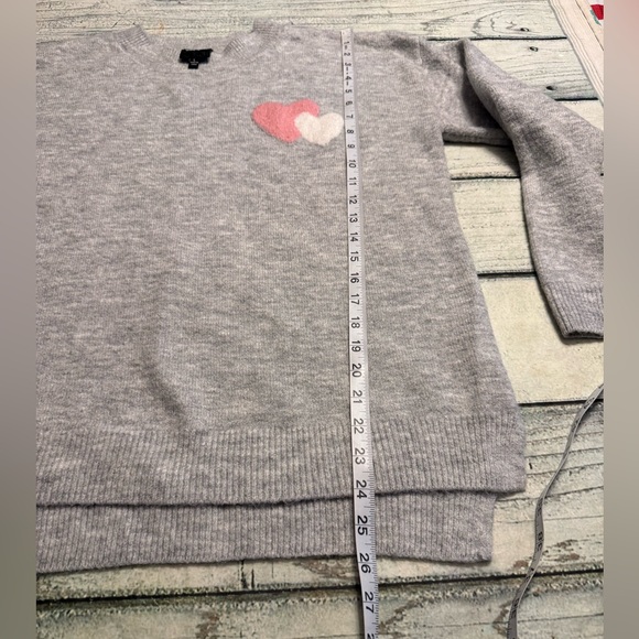 Wallpapher soft gray with pink and white hearts sweater. L - Picture 6 of 8